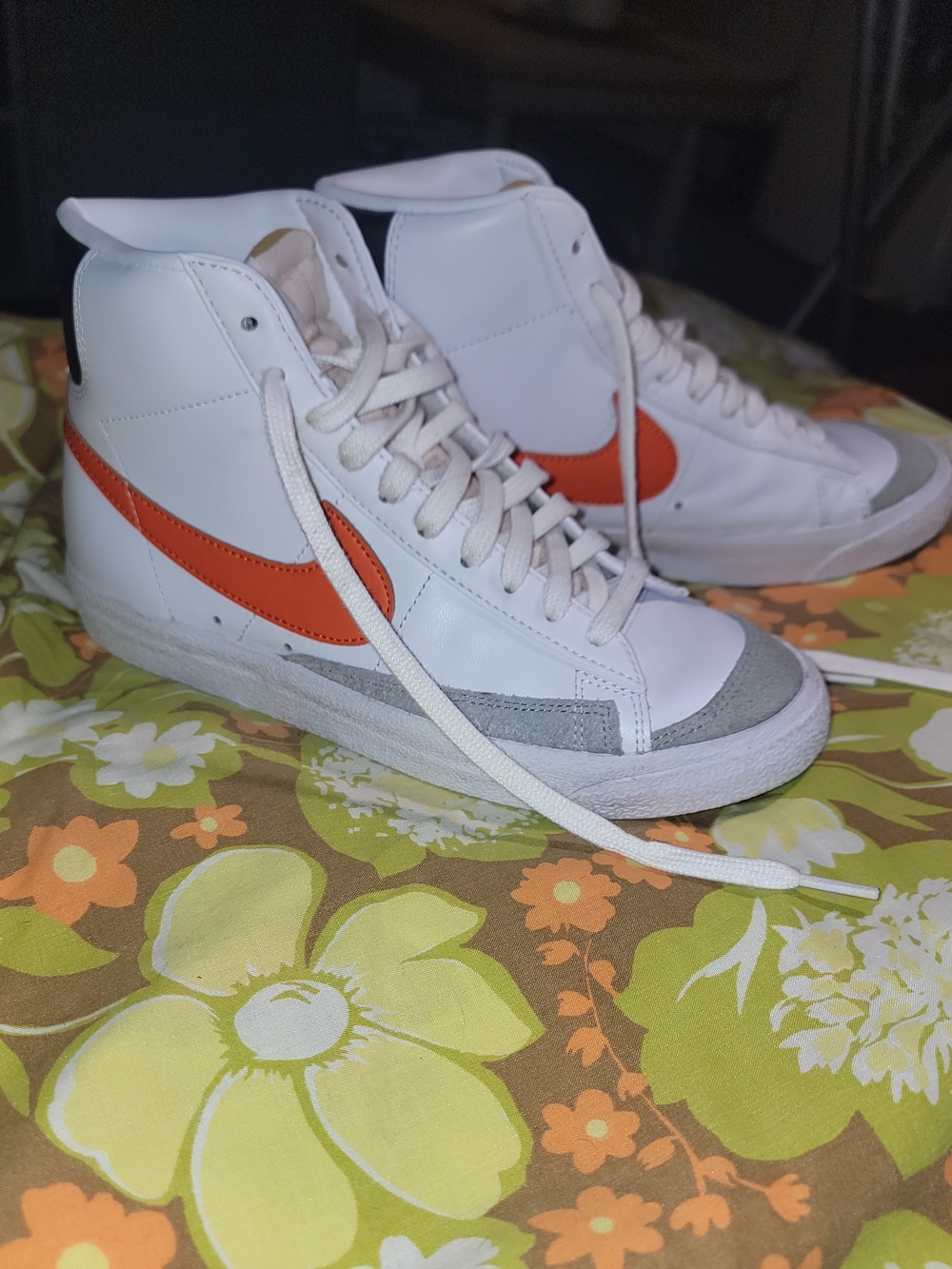 Nike White And Orange Mid Blazer 77 Size 7.5 Mens